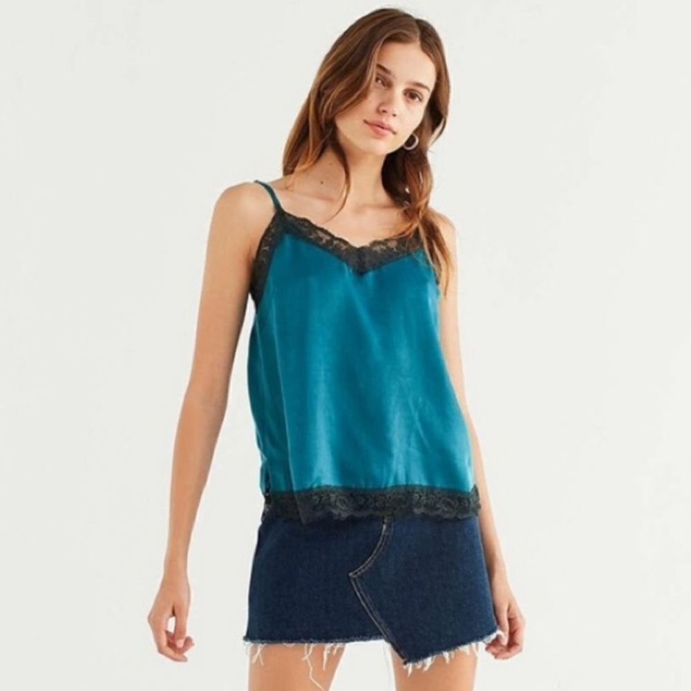 URBAN OUTFITTERS teal with black lace‎ and adjustable straps cami tank top S